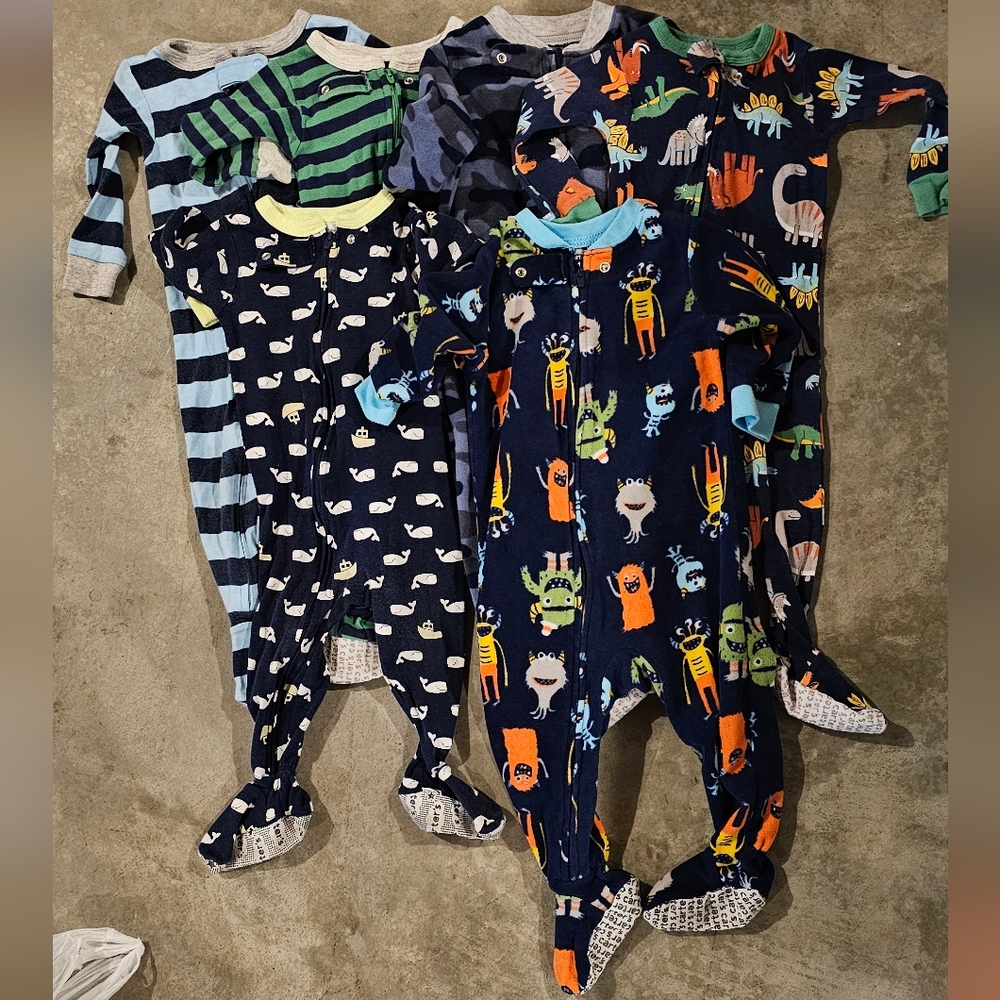 6 sets of footie pajamas 12m